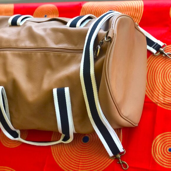 Duffel Bag w Canvas straps & trim. Adjustable, attachable shoulder strap - Picture 2 of 10